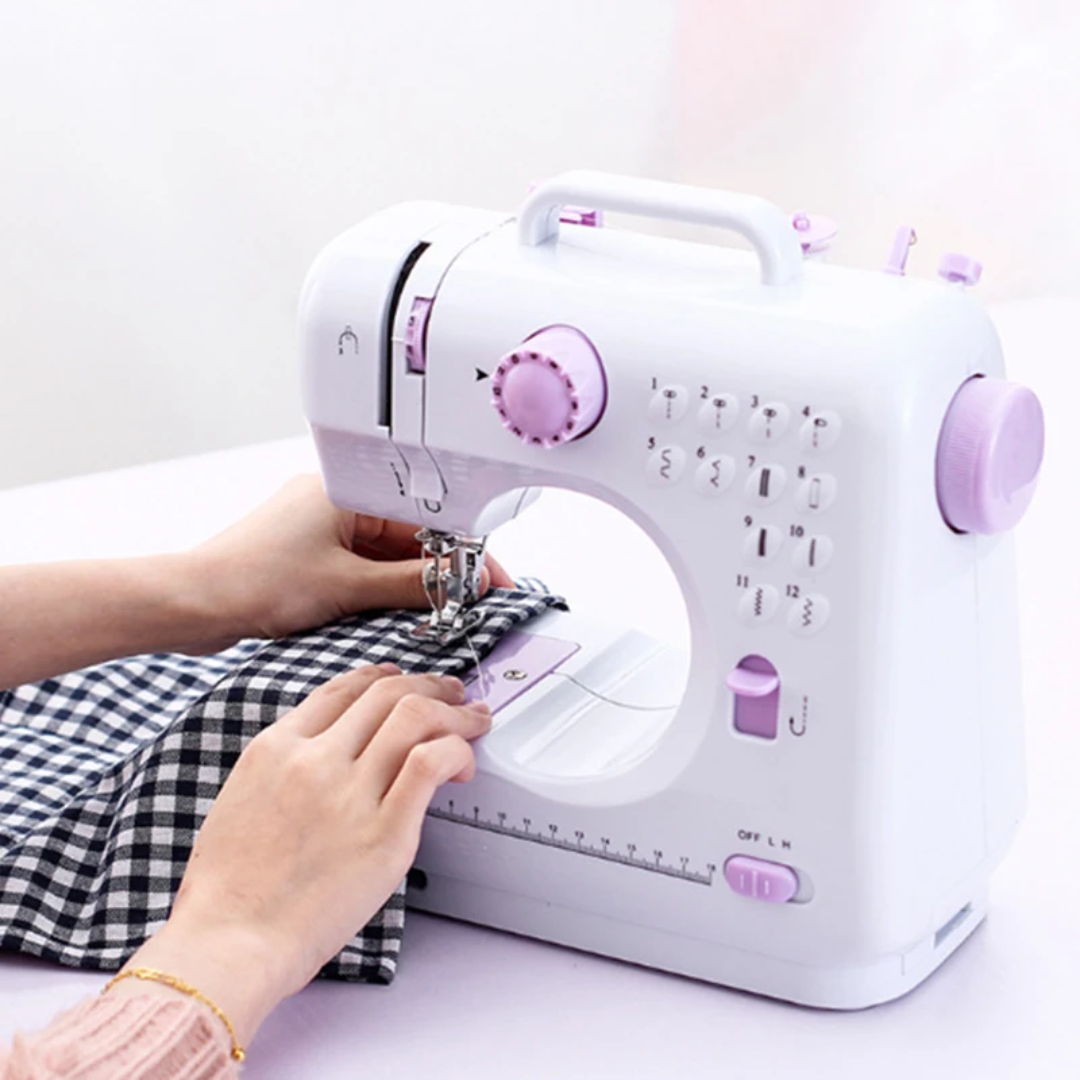Machine à coudre électrique multifonction qui fait la broderie